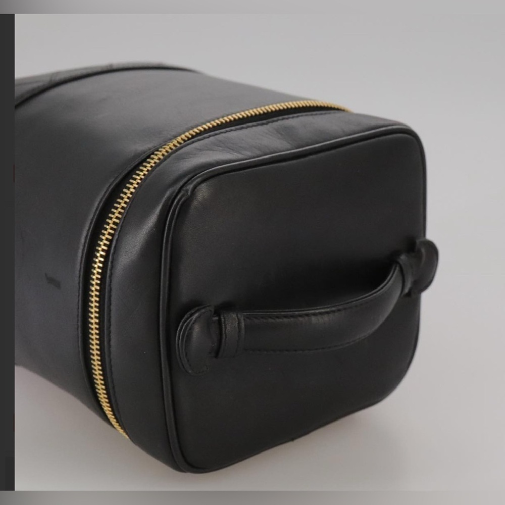 CHANEL CC Logo Grained Calfskin Cosmetics Vanity Hand Bag - Picture 16 of 16